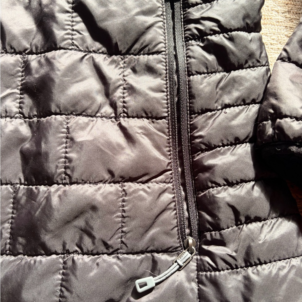Patagonia Women's Black Puffer Jacket - Picture 6 of 8